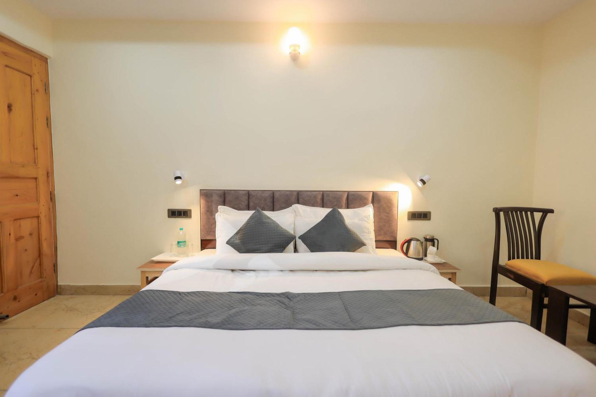 Mystic Hills Retreat Hotel Shimla Bagian luar foto